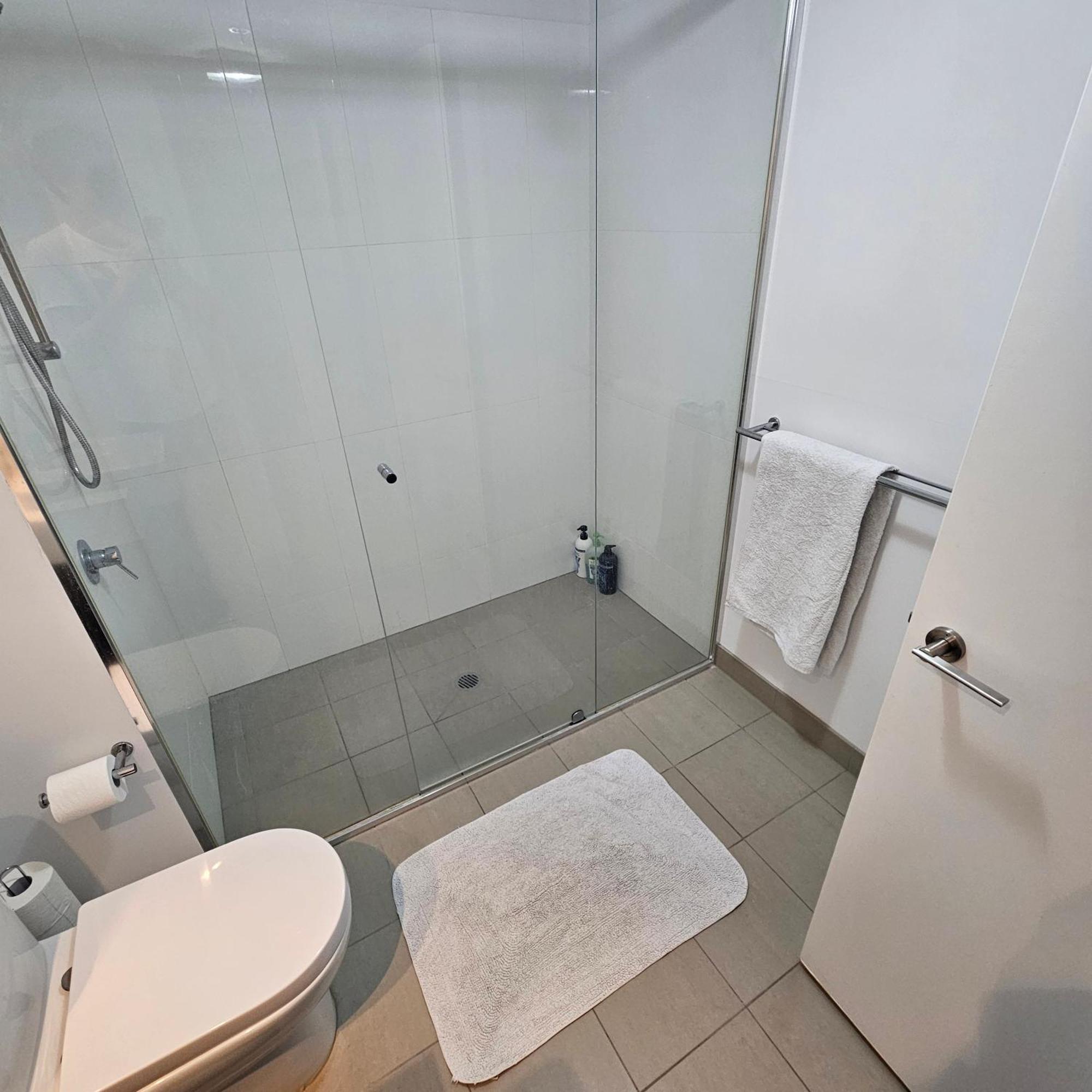 Private Bedroom & Bathroom In Shared Inner Brisbane Apartment Dış mekan fotoğraf